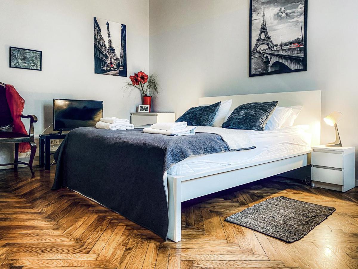 Apartment Next To Wawel Castle, Vistula River & Old Town Cracow クラクフ エクステリア 写真